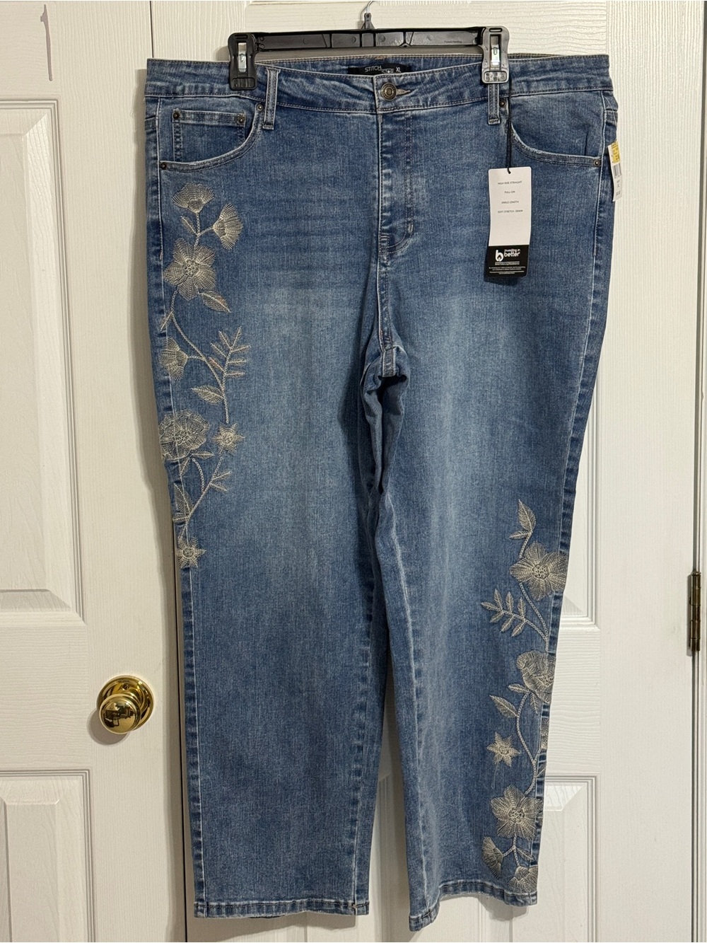 Stitch Star Embroidered Straight-Leg Jeans in Medium Blue